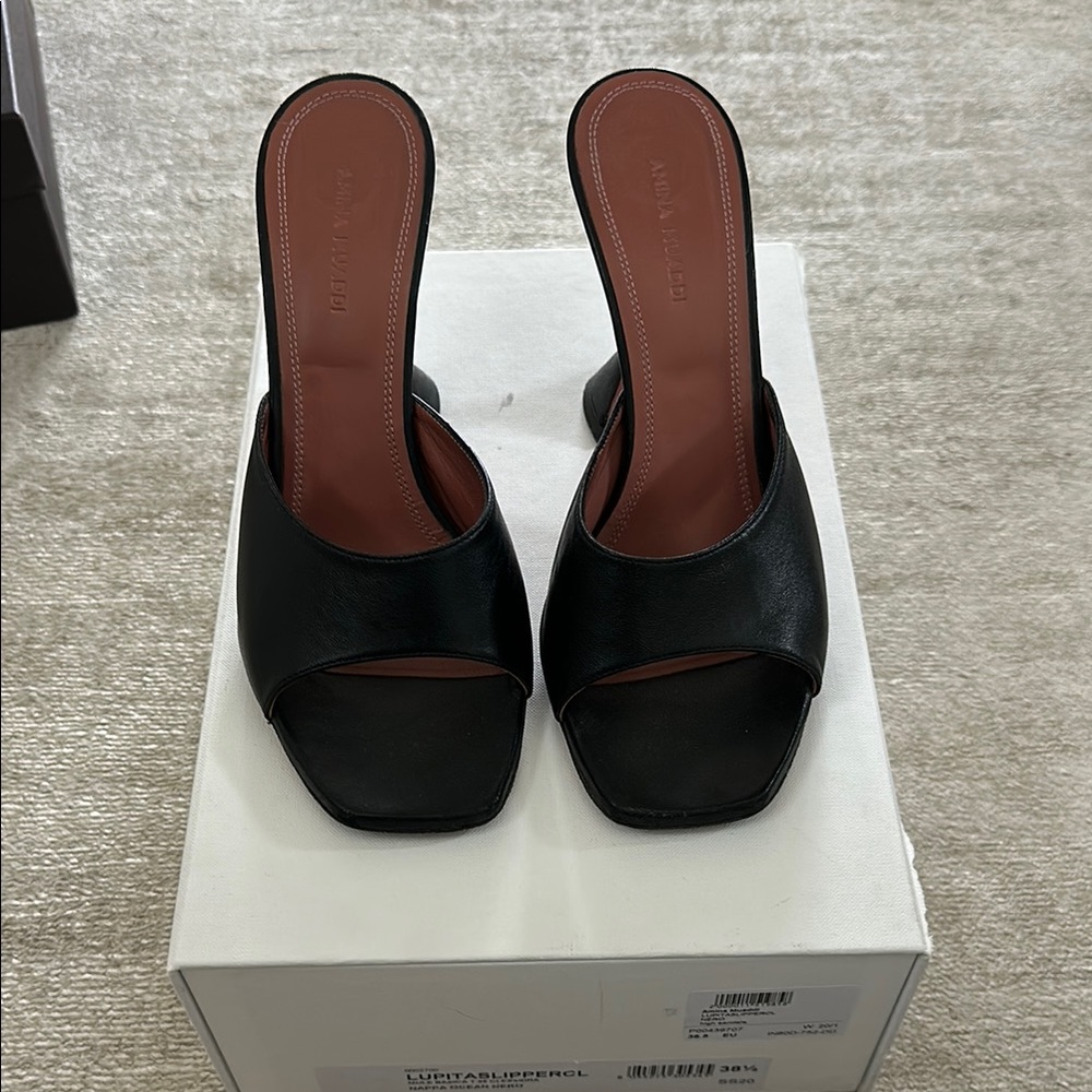 Amina Muaddi lupita sandal